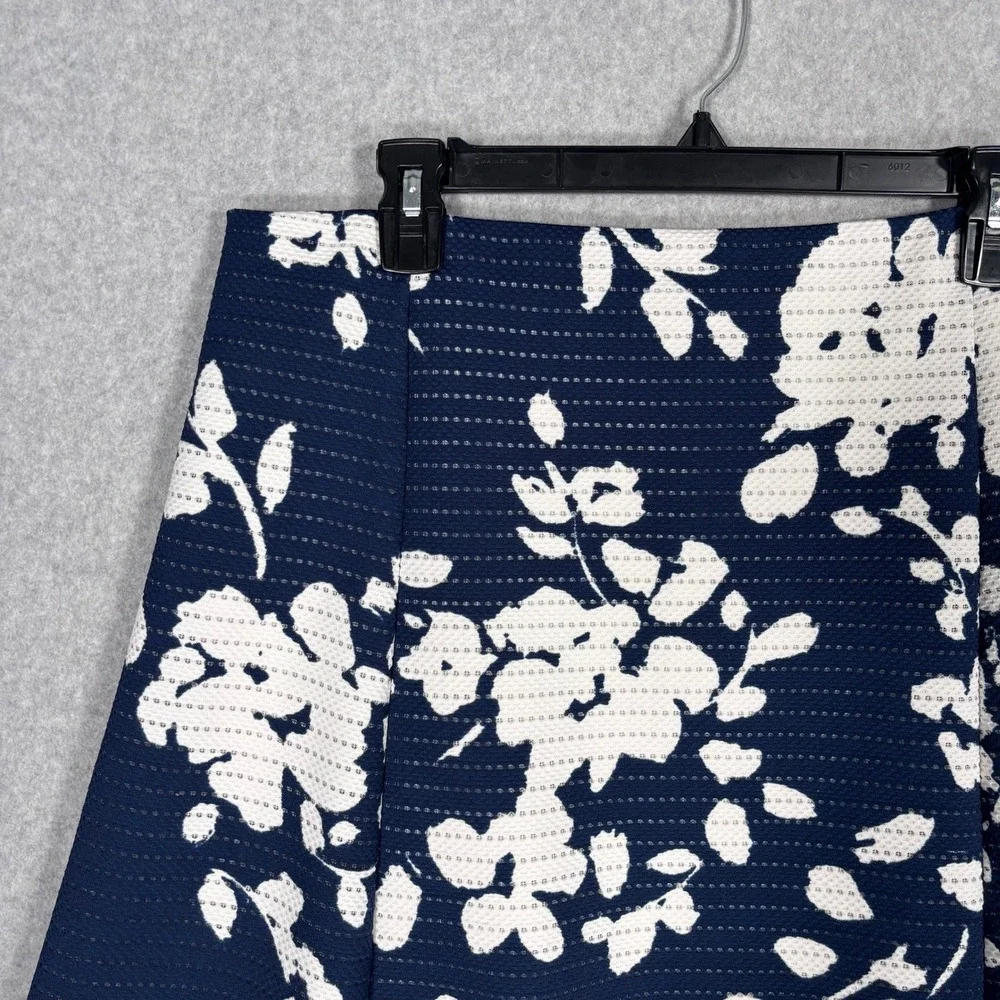 Renee C Floral Flutter Skirt XXL Navy White Textured Knit Perforated Feminine